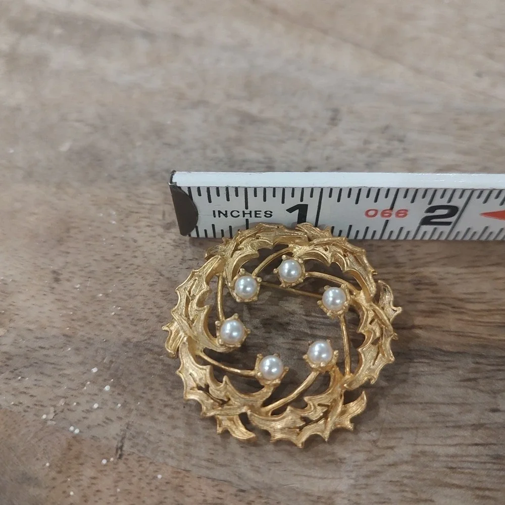 Vintage Gold Metal & Pearl Wreath Pin‎ Holiday Grandma Core Formal Gift Whimsy